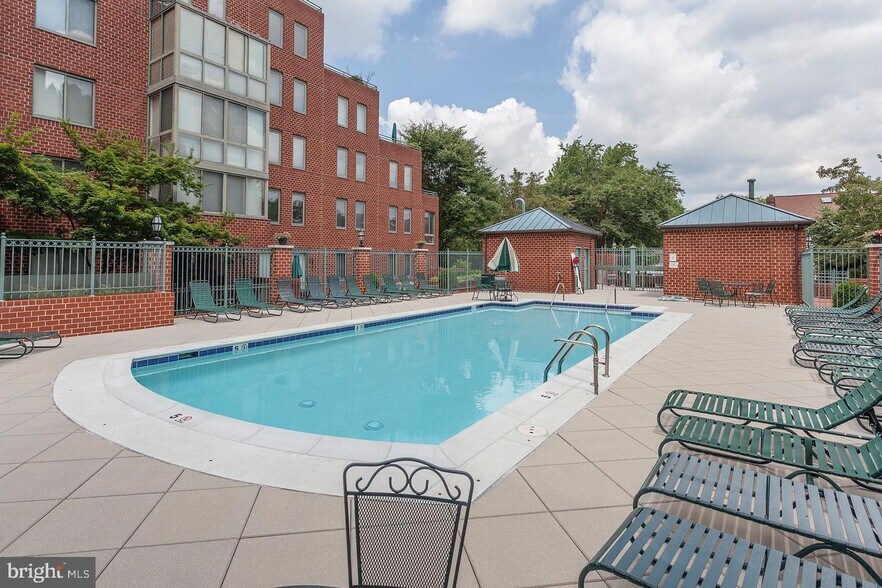 Pool - 1045 N Utah St