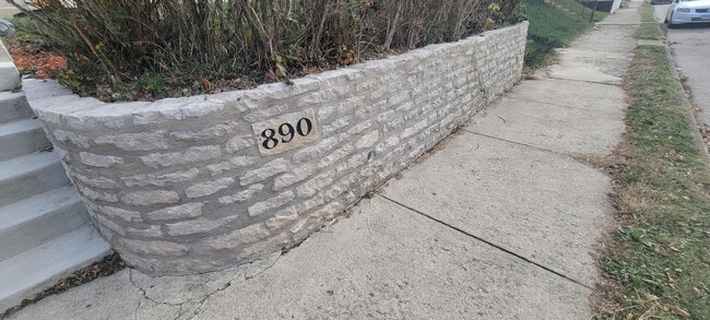Building Photo - 890 Linwood Ave