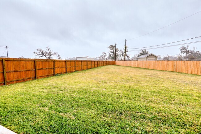 Building Photo - 399 Magnolia Ln