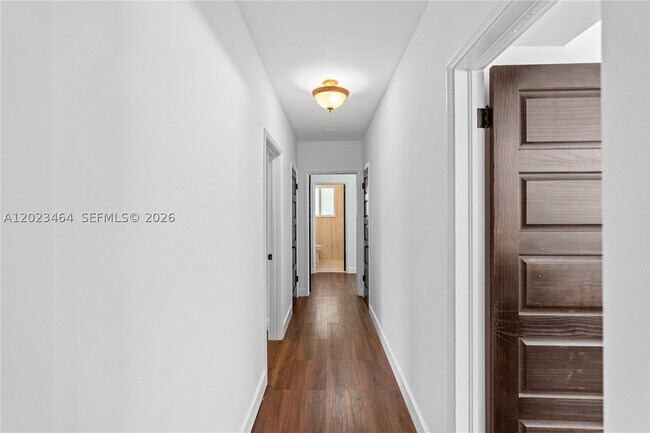 Building Photo - 10190 Collins Ave