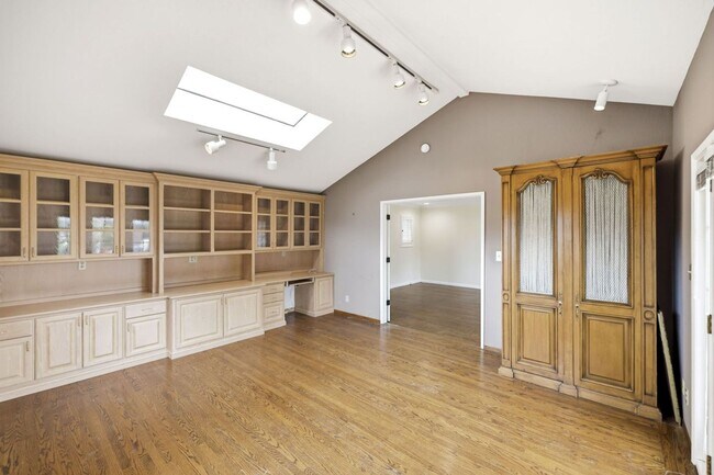 Building Photo - 2973 Arguello Dr