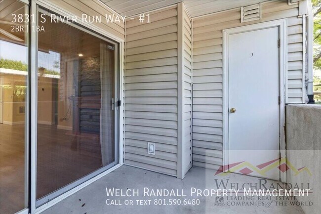 Building Photo - 3831 S River Run Wy