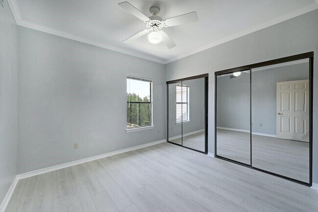 Building Photo - 1000 Liberty Park Dr
