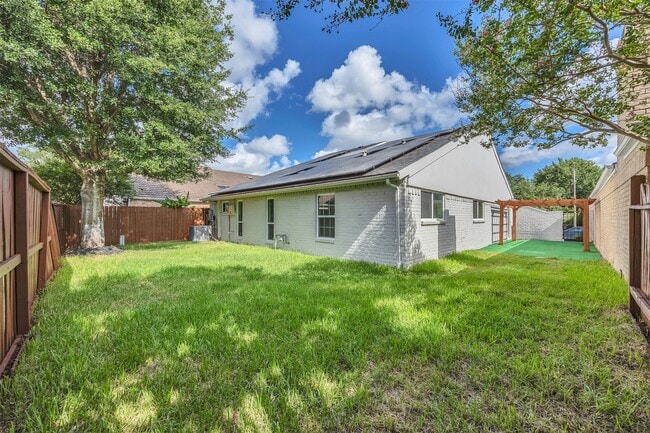 Building Photo - 14223 Stokesmount Dr