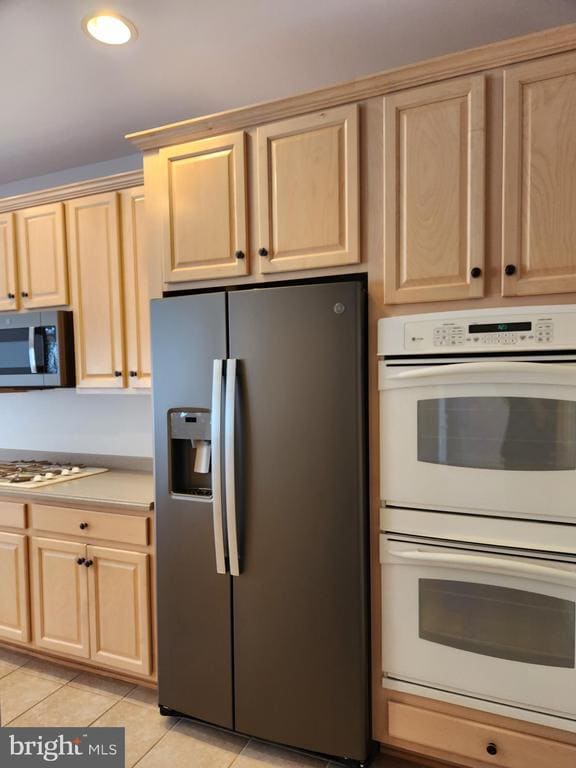 Building Photo - 20667 Golden Ridge Dr