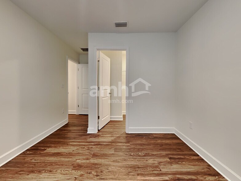 Building Photo - 11482 Fox Holw Ct