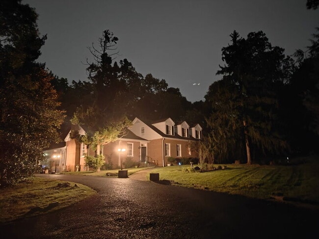 Building Photo - 5975 Old Washington Rd