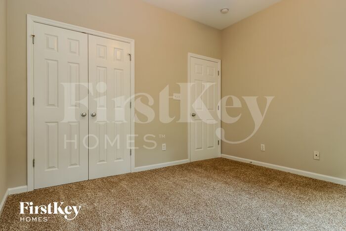 Building Photo - 9661 Pebble Creek Blvd