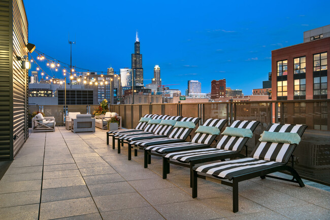 Building Photo - 13thirteen Randolph Street Lofts