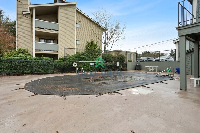 Building Photo - 2 BED & 2 BATH CONDO FOR RENT