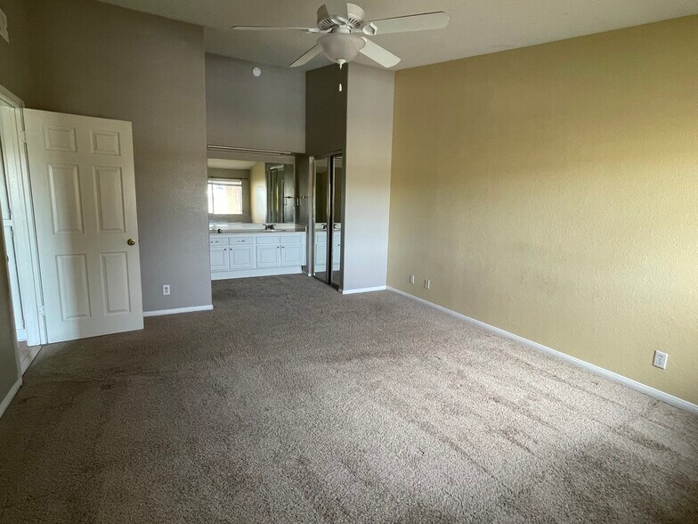 Building Photo - 42140 Lyndie Ln