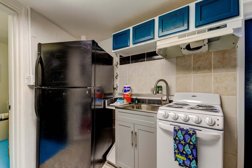 Building Photo - 311 16th Ave