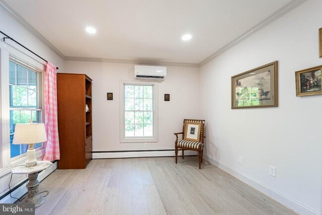 Building Photo - 206 Linden Ave