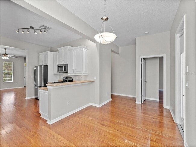 Building Photo - 6222 Hadley Commons Dr