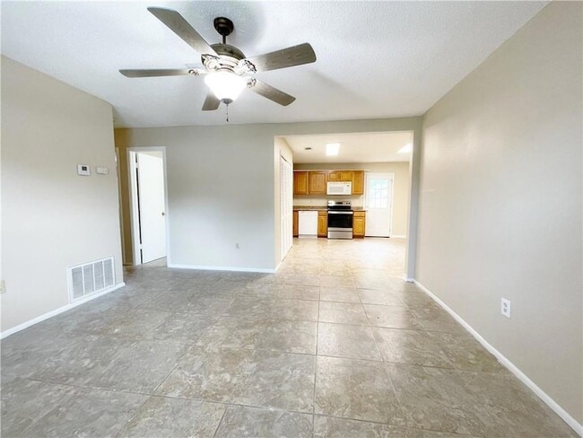 Building Photo - 1458 Fremaux Ave