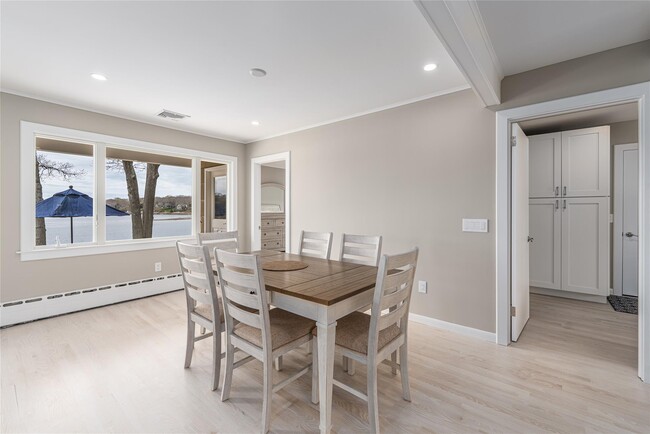 Building Photo - 1225 Westview Dr