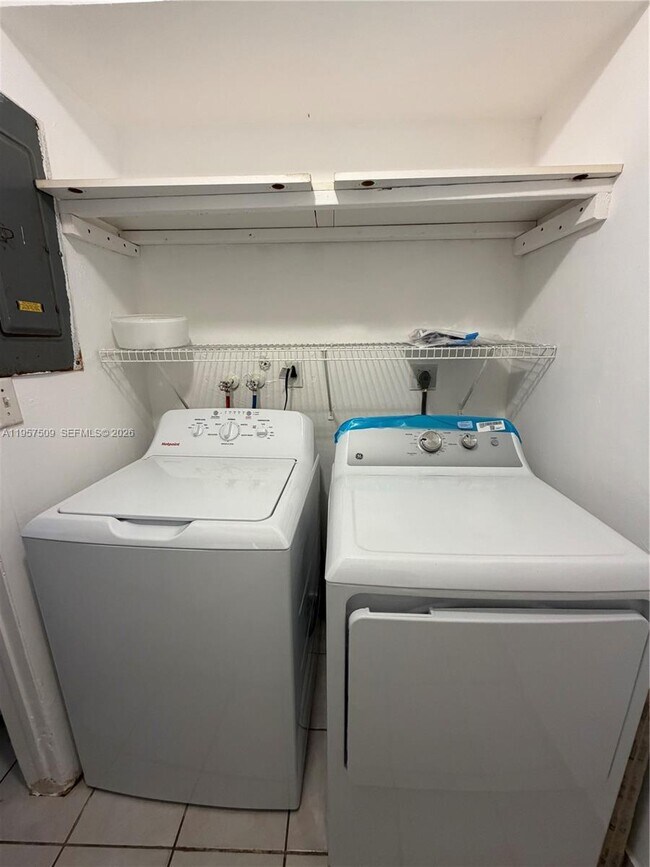 Building Photo - 8401 SW 107th Ave