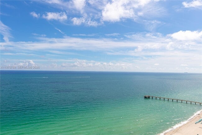 Building Photo - 17121 Collins Ave