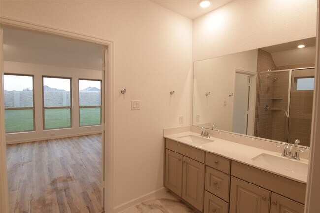 Building Photo - 2511 Chestnut Oak Cir