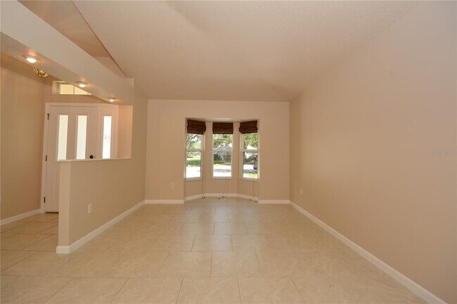 Building Photo - 56 Shinnecock Dr