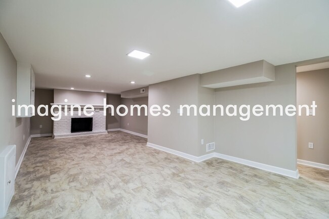 Building Photo - 3 Bedroom Ranch with Finished Basement in ...