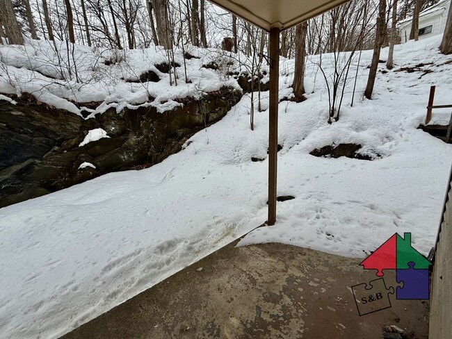 Building Photo - 32 Hall St