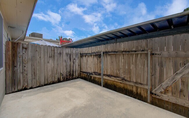 Building Photo - 8102 Amelia Rd