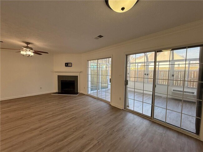 Building Photo - 3859 Meadow Creek Dr