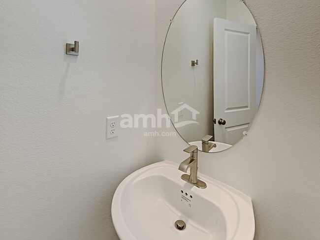 Building Photo - 723 Terrain Star Ave