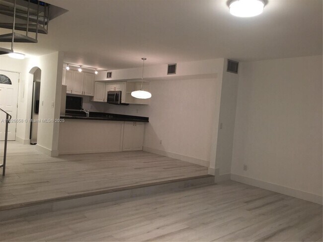 Building Photo - 2180 Brickell Ave