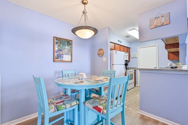 Building Photo - 3506 Cove View Blvd