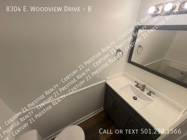 Building Photo - 8304 Woodview Dr N