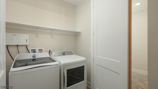 Building Photo - 113 Iris Ct