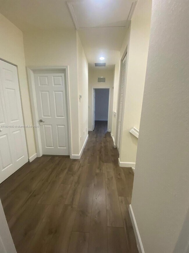 Building Photo - 9408 SW 171st Pl