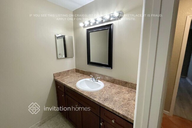 Building Photo - 10274 Ramblewood Dr