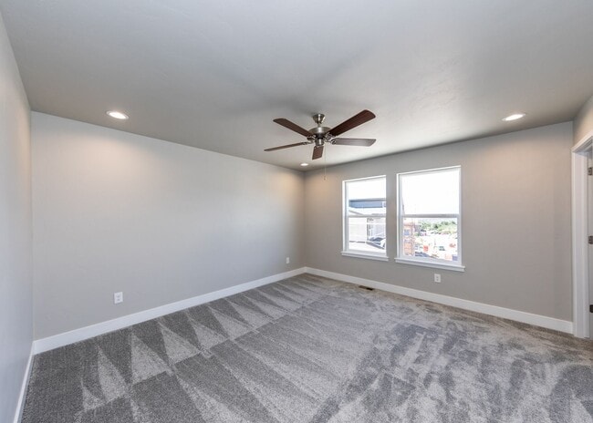 Building Photo - 5389 Sky Top Ln