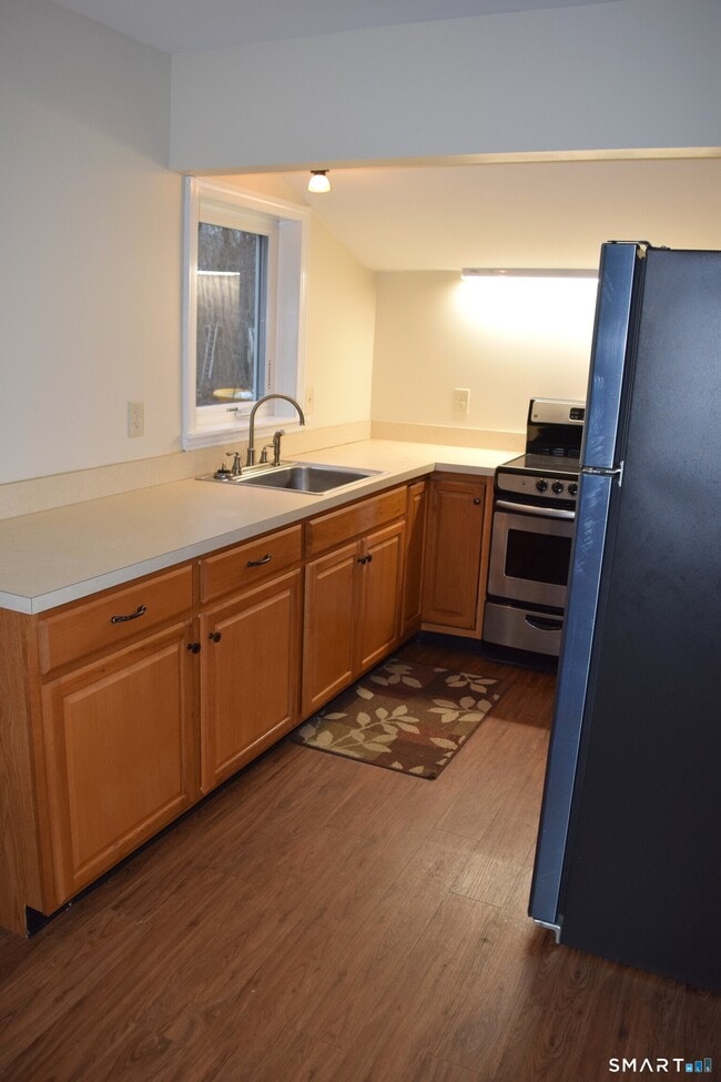 Building Photo - 47 Quassuk Rd