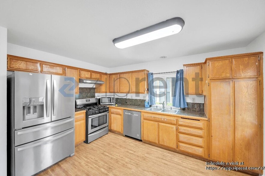 Building Photo - 12526 Pinehurst St