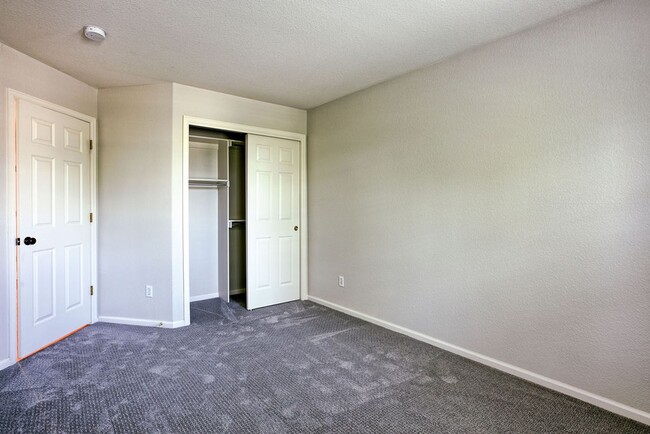 Building Photo - Absolutely Stunning 4 Bedroom Home in Mariana Butte