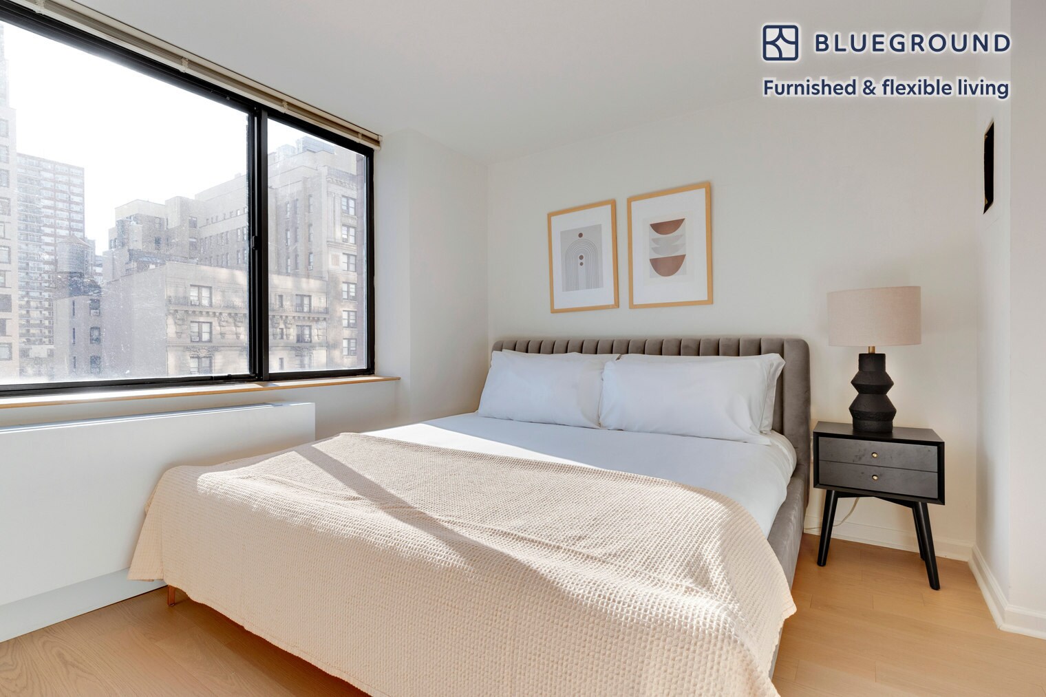 Building Photo - 255 W 94th St