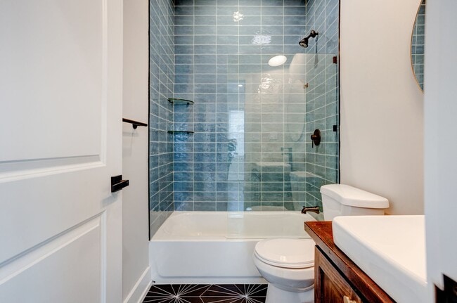 Building Photo - 2638 N 33rd St