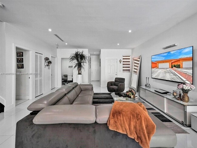 Building Photo - 7565 NW 177th Terrace