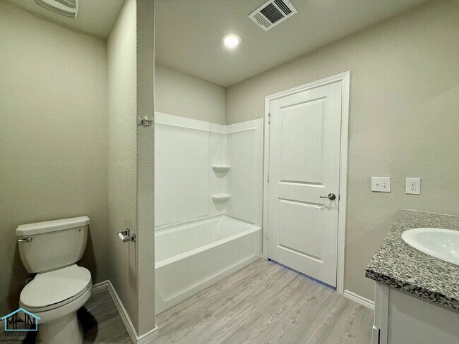 Building Photo - 6610 Hibiscus Falls