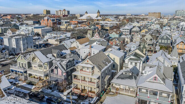 Building Photo - 31 Embury Ave