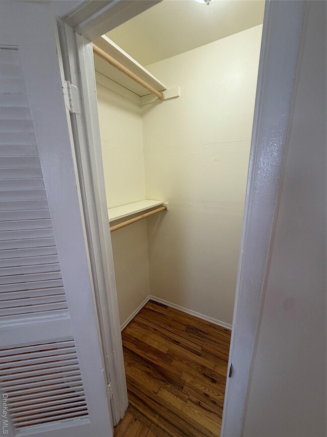 Building Photo - 164-11 95th St