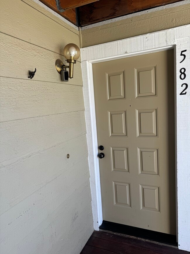 Building Photo - 582 Elk Ridge Way