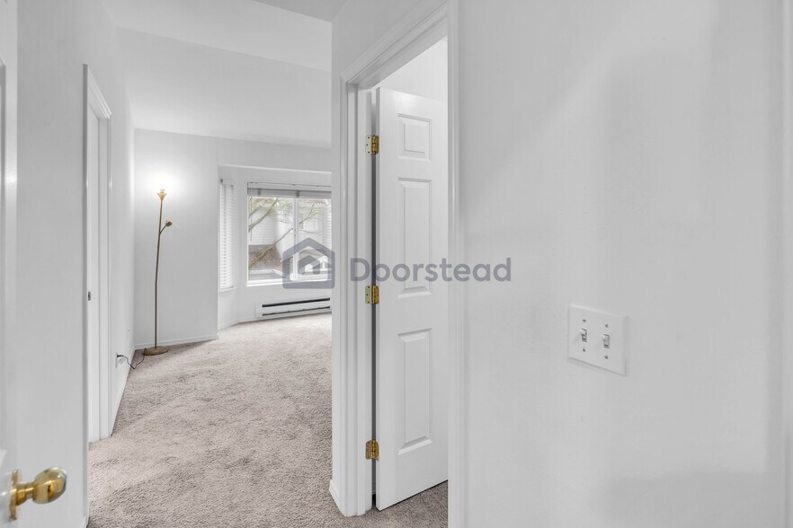 Building Photo - 18003 NE 93rd Ct