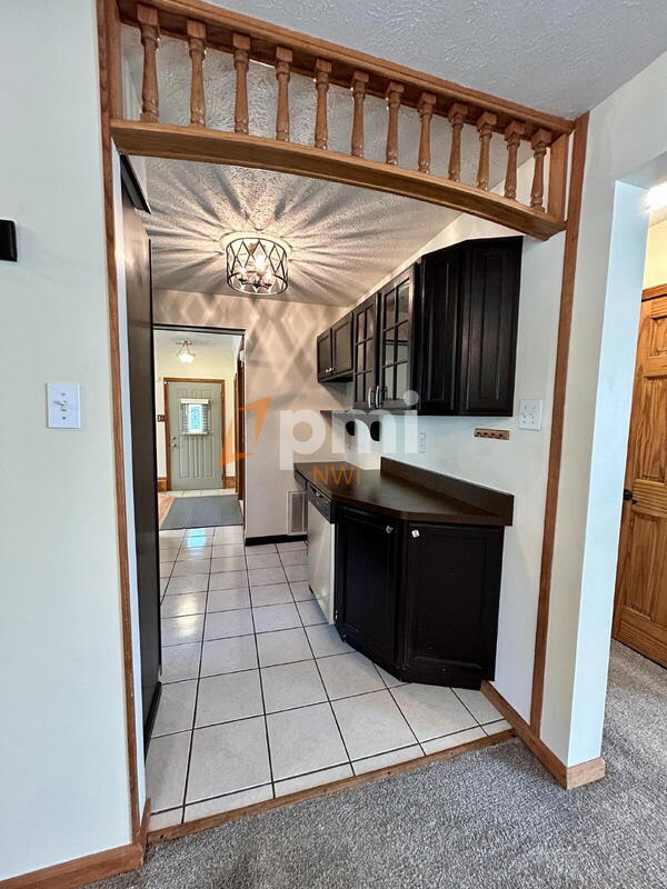 Building Photo - 5107 White Oak Terrace