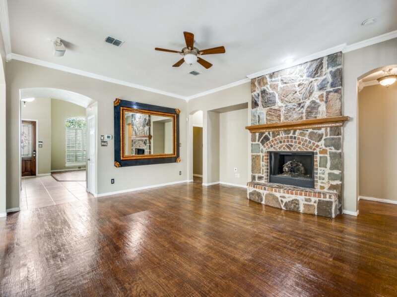 Building Photo - 2817 Pioneer Dr