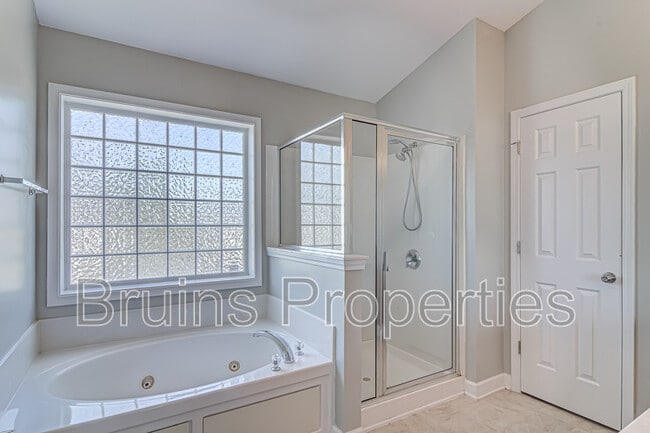 Building Photo - 4612 Dry Creek Ct